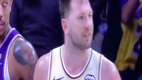 篮球盛宴来袭！新奥尔良鹈鹕VS洛杉矶湖人，巅峰对决，燃情一触即发！